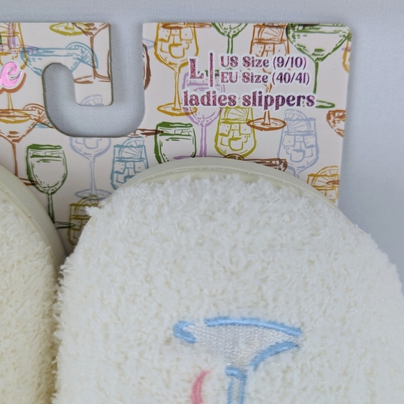 Slipper Strawberry Cosmopolitan Embroider Fleece Memory Foam Slip On L(9/10) NWT - Picture 14 of 14
